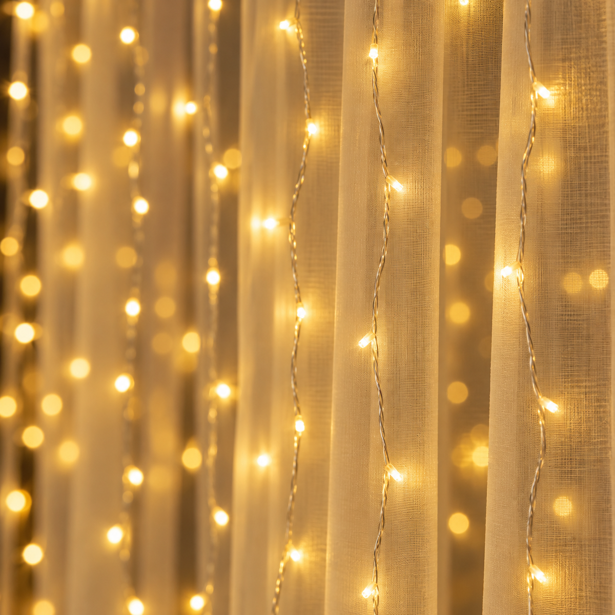 ✨ Warmgelber LED-Lichtervorhang – Einfarbiger Glanz für dein Zuhause